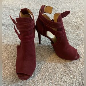 Michael Kors Size 7.5M Pumps